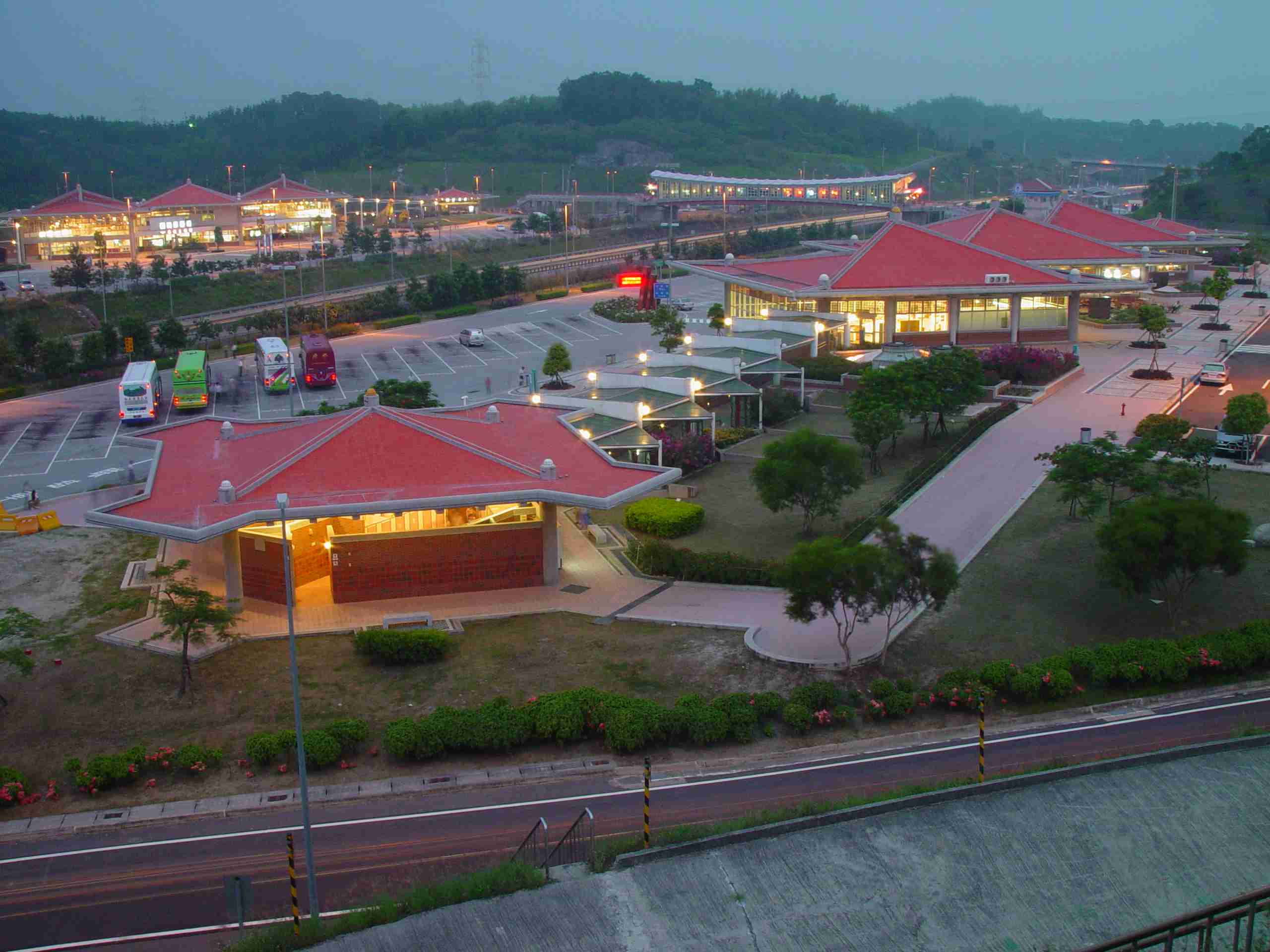 國3線關廟服務區建築夜景景觀