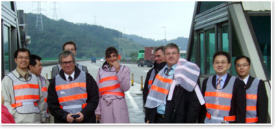 德國高速公路外賓團參訪本站ETC設施