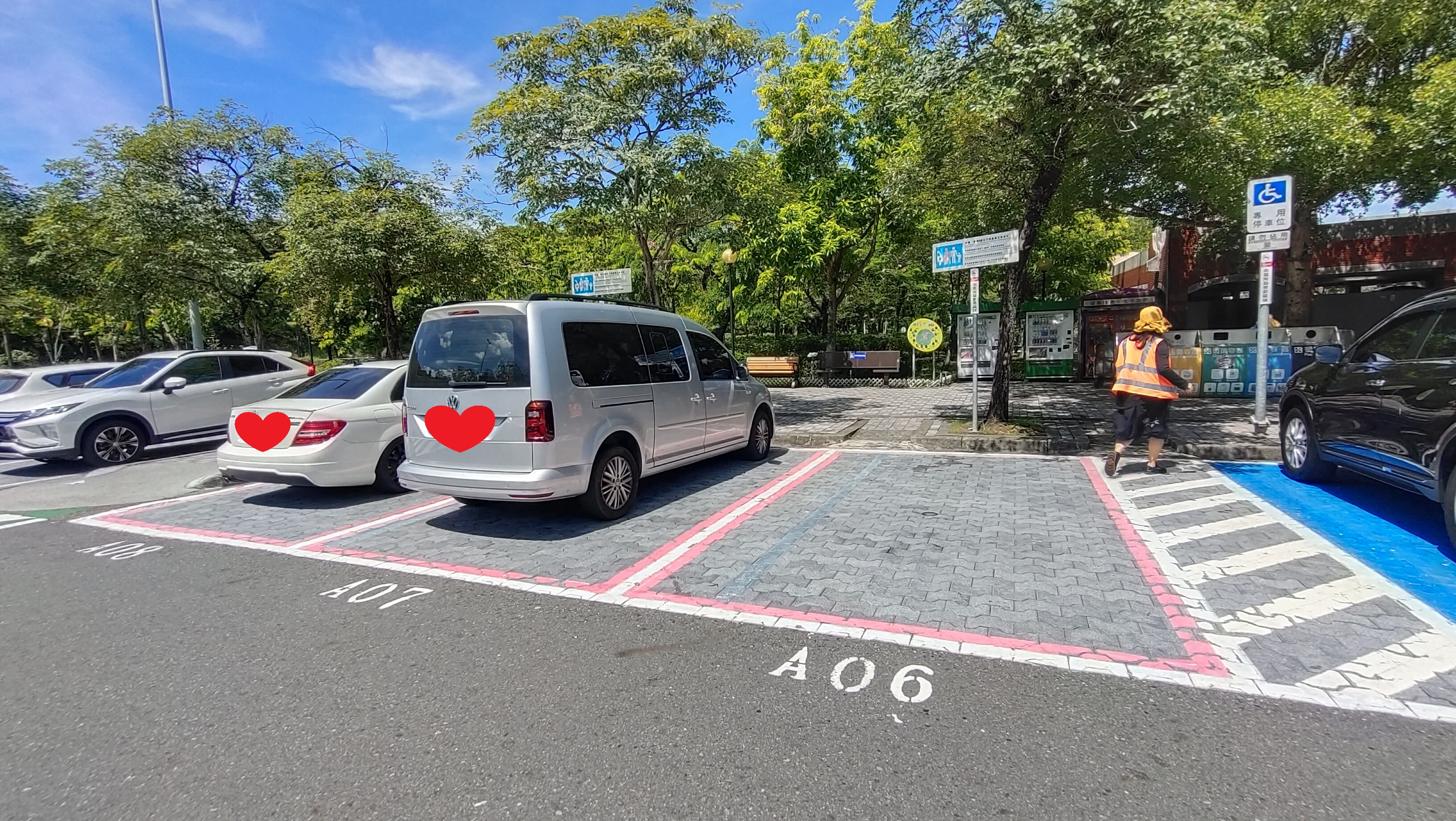 小型第一停車場孕婦、育有6歲以下兒童者之停車位