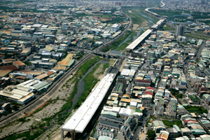局本部清淨家園淨山活動同仁清掃後山步道