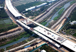 臺中生活圈4號線第C704A標跨越旱溪之懸臂工法橋梁施工
