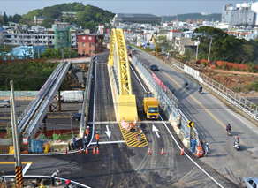 圖10 新建跨越橋臨時交通改道