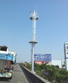 國道1號北上323k+009維護平台組立完成