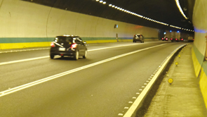 國道3號南下木柵隧道路面坡度調整後