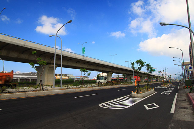 照片4 新生路平面道路完成照片