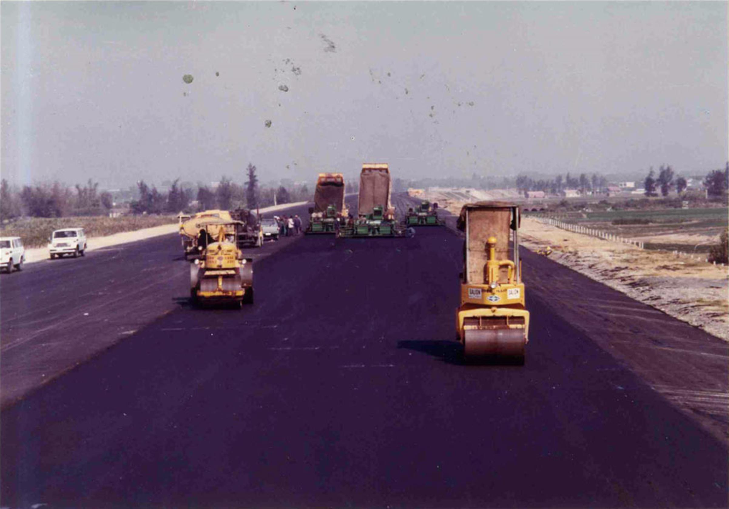 63年國道瀝青路面施工17