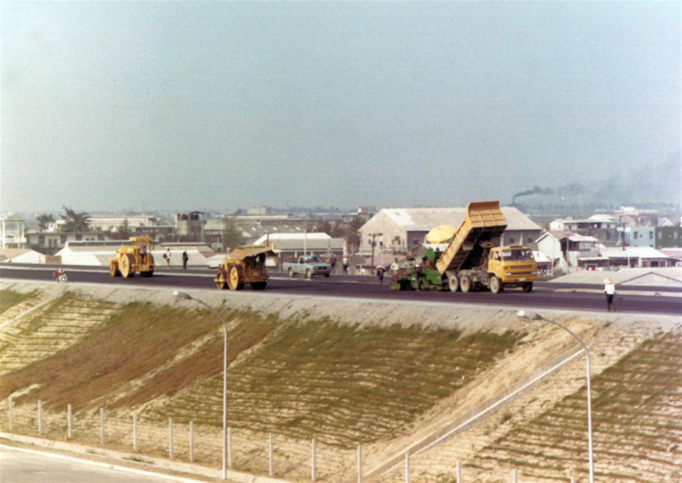 64年瀝青路面施工