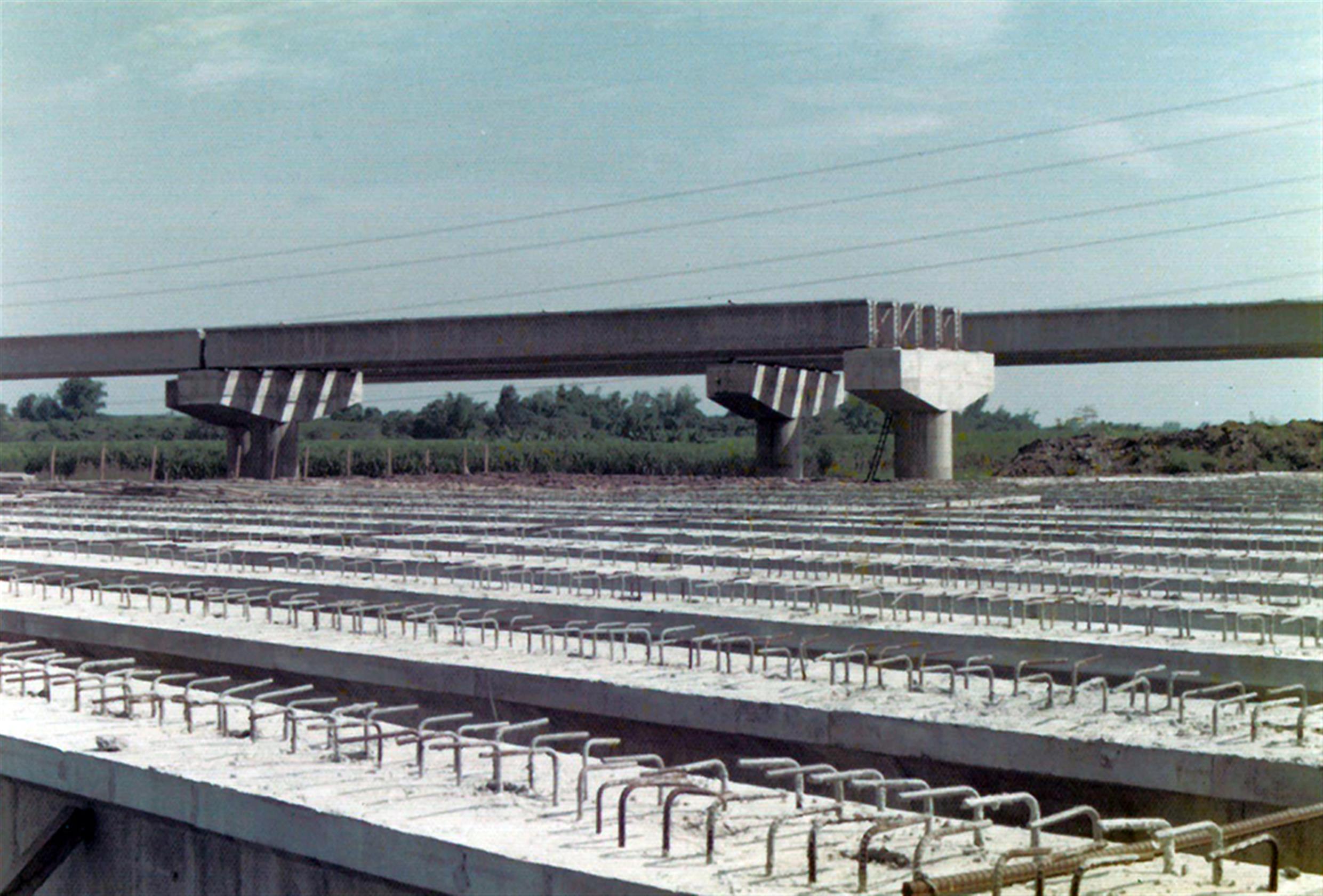 64年高速公路南區橋梁施工