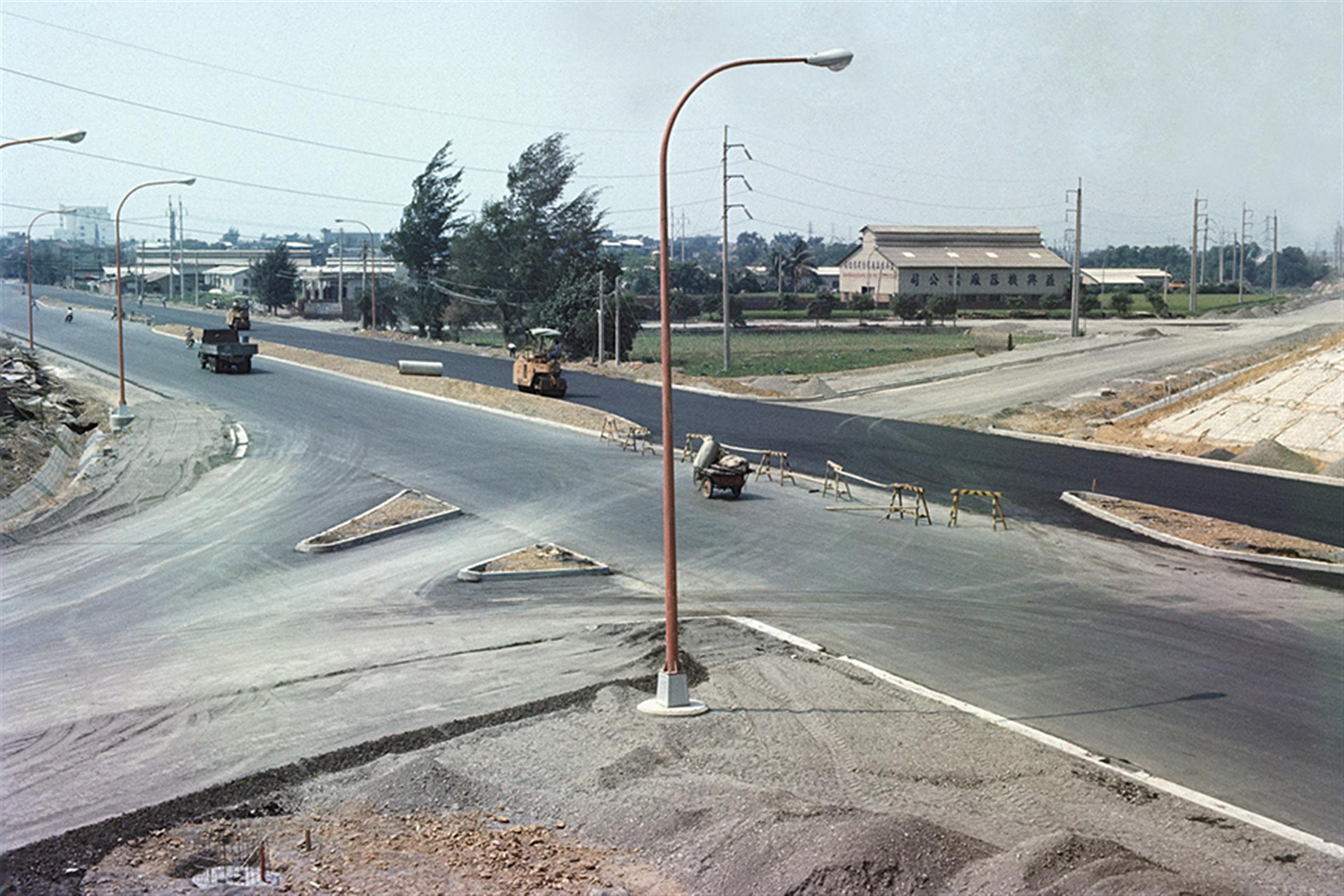 66年7月25日賽洛瑪颱風高速公路南區工程交流道淹水情形