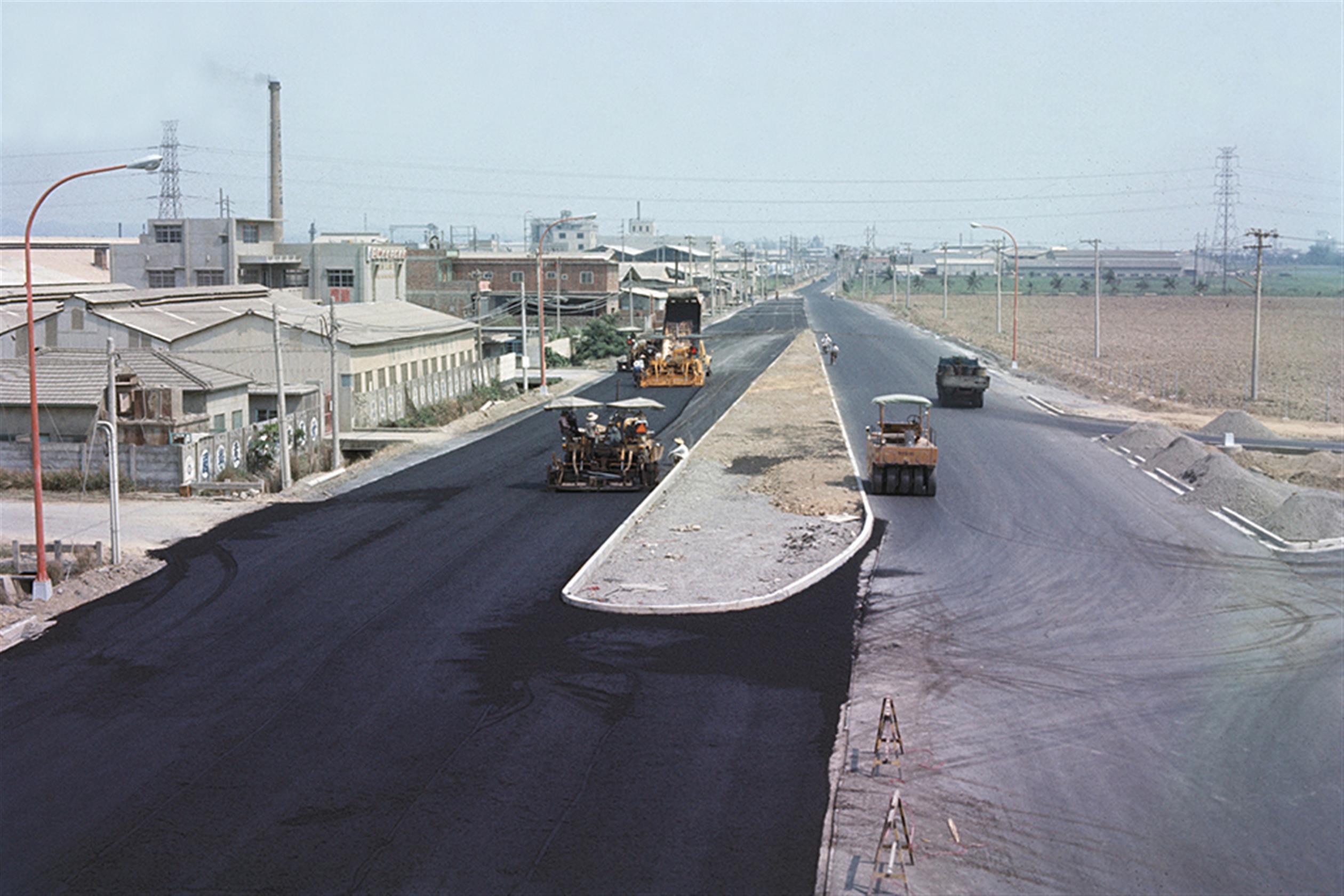 66年7月25日賽洛瑪颱風高速公路南區工程淹水情形