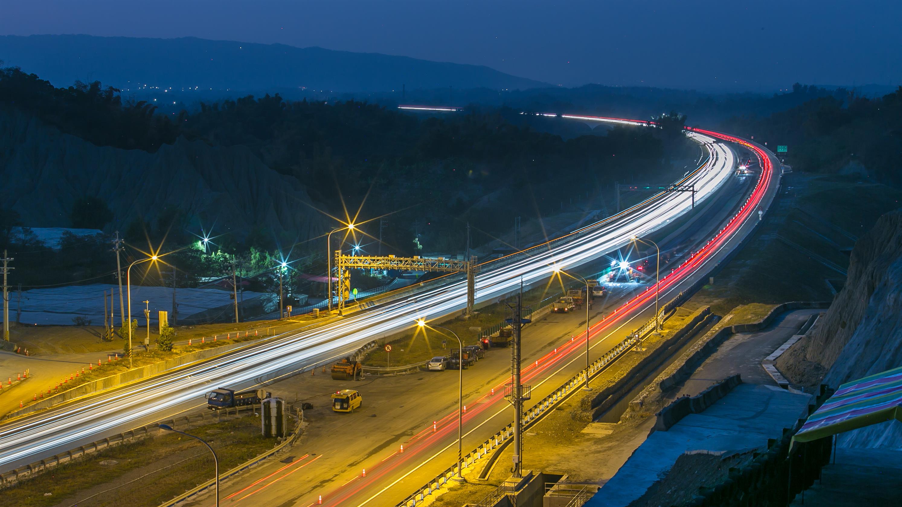 夙夜匪檞，坦途再現-(110年高速公路好好看員工攝影比賽)