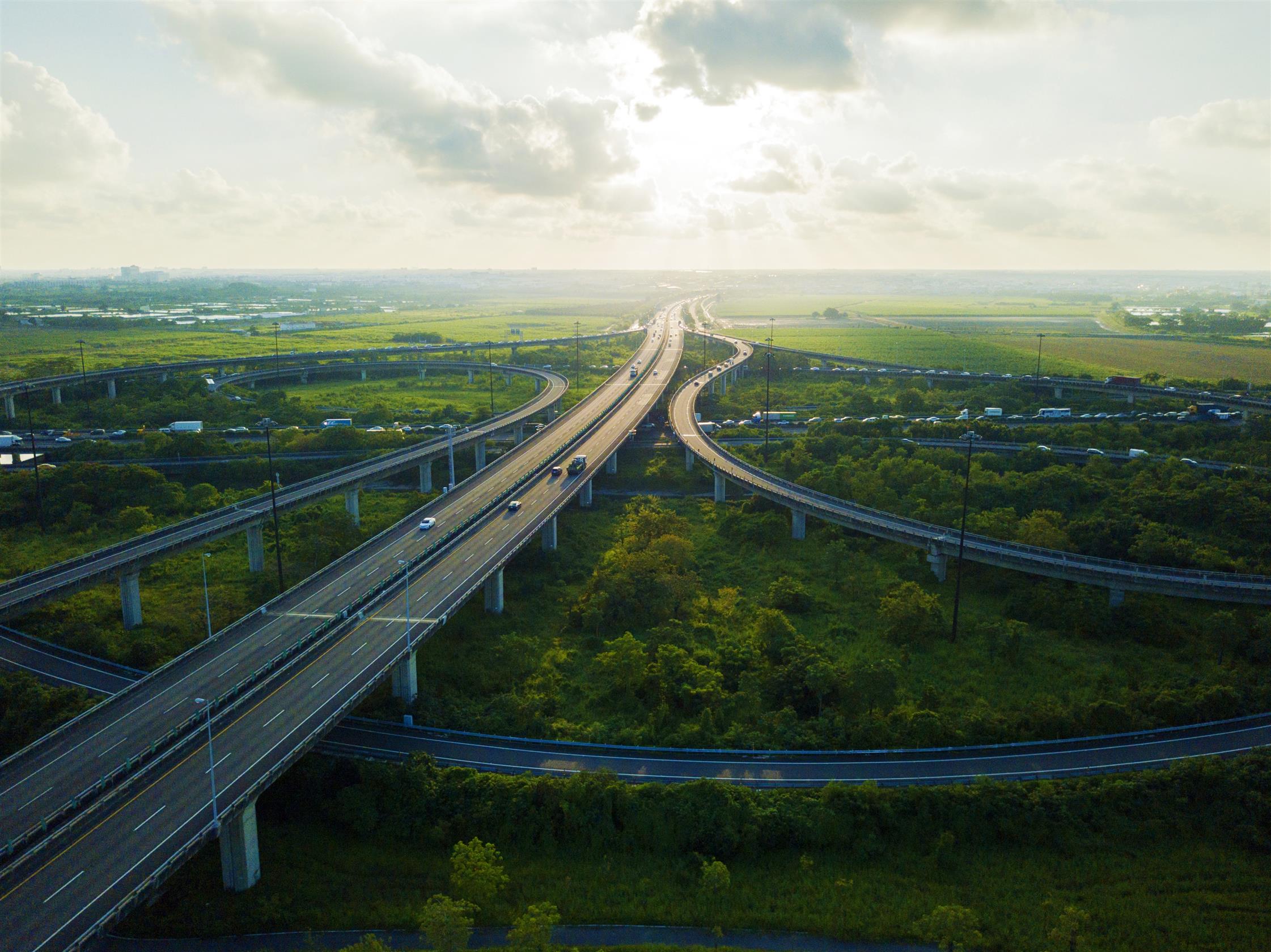 幸福的延伸台南系統交流道-(109年高速公路好好看員工攝影比賽)