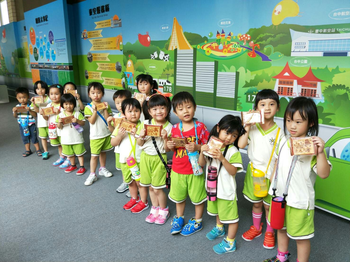 挪威森林幼兒園小朋友領取煎餅回數票