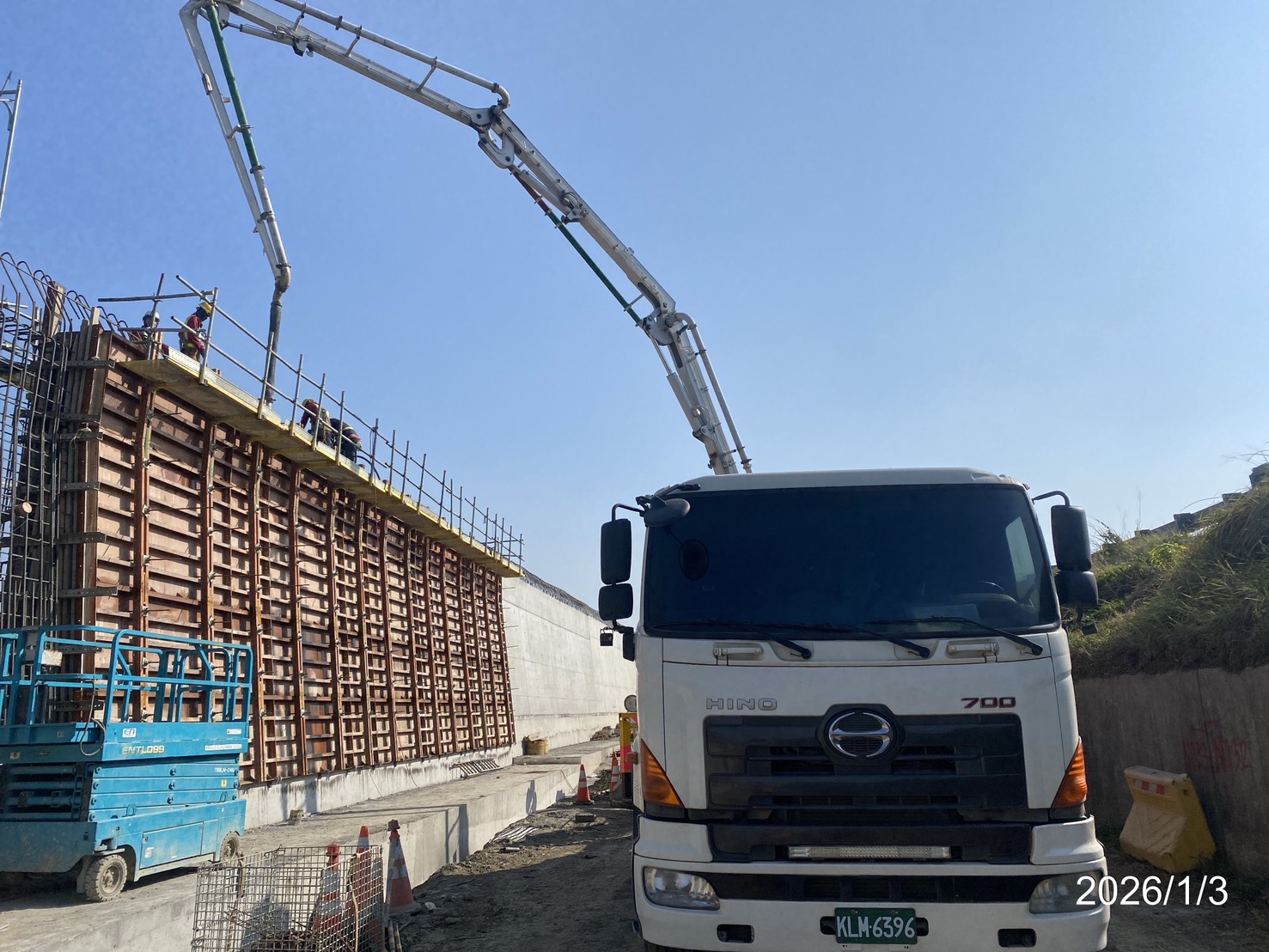 北上線擋土牆N033牆身混凝土澆置